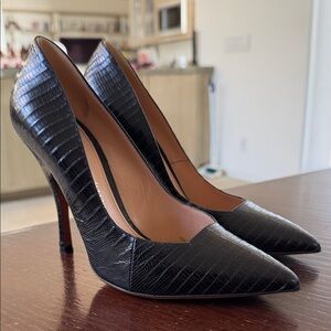 Vintage retro embossed leather  Black Stiletto Heels 37.5